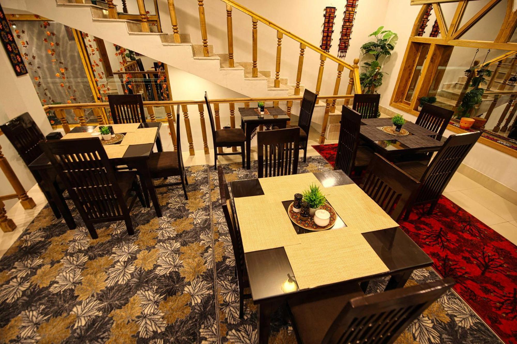 Oak Residency Hotel Gilgit Ngoại thất bức ảnh