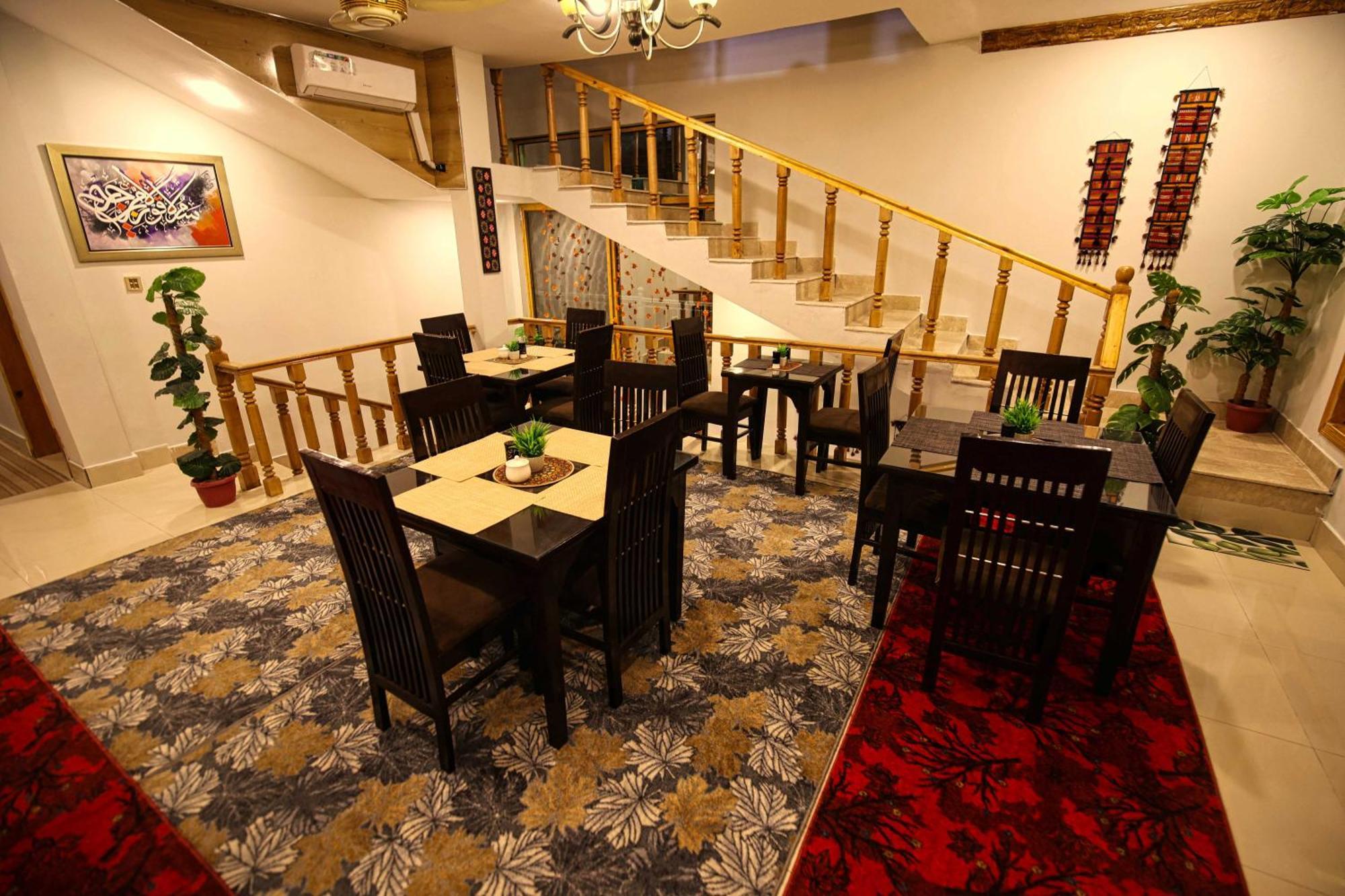 Oak Residency Hotel Gilgit Ngoại thất bức ảnh