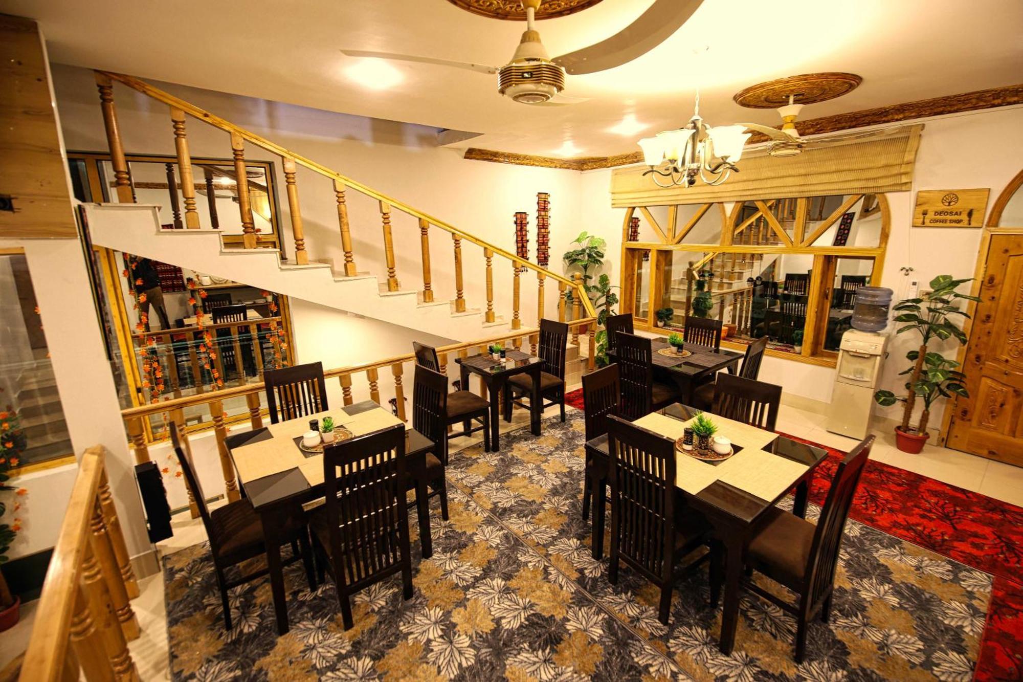Oak Residency Hotel Gilgit Ngoại thất bức ảnh