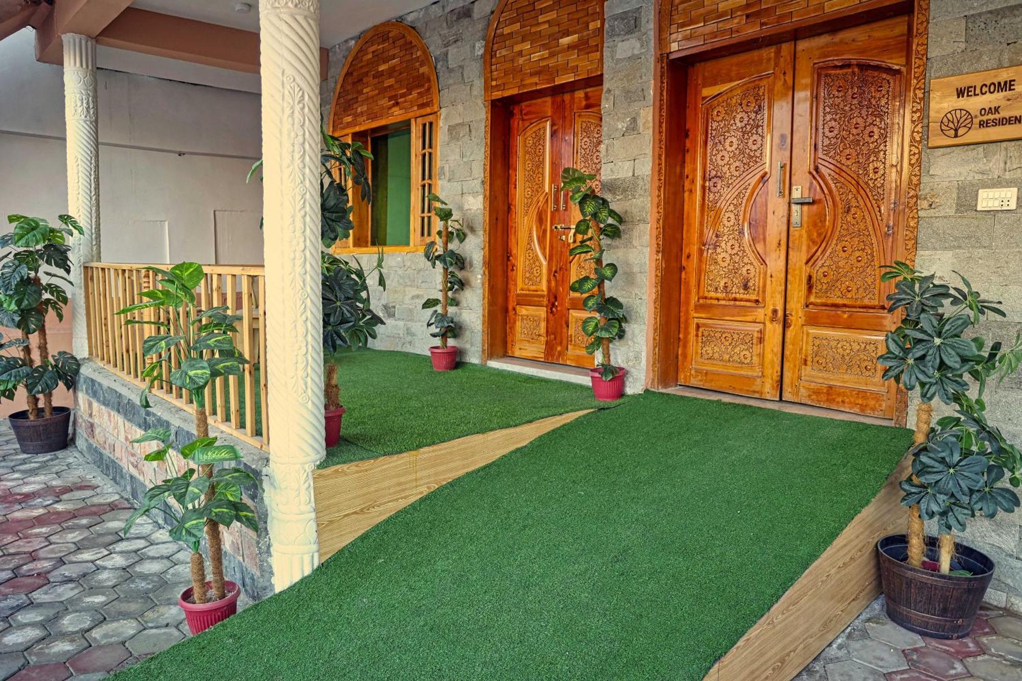 Oak Residency Hotel Gilgit Ngoại thất bức ảnh